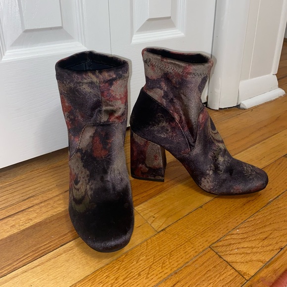 Velvet Feather Print Heel Booties - Picture 6 of 15